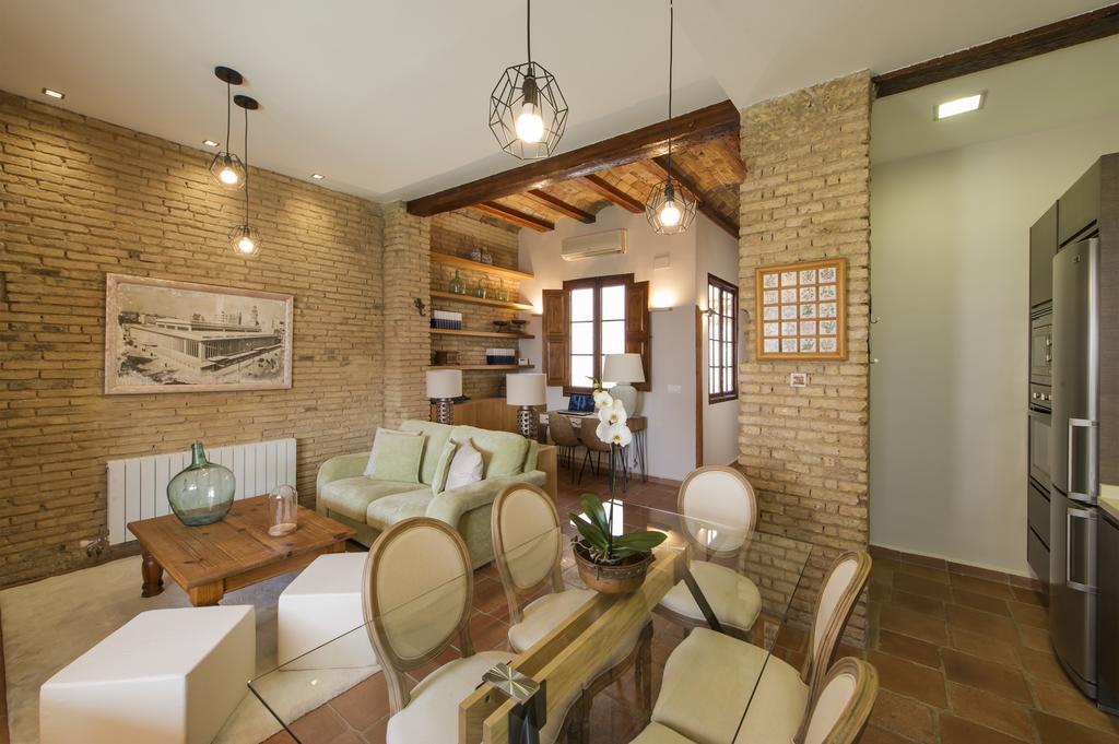 Sueca Apartment With Terrace Ruzafa Mid-Term バレンシア エクステリア 写真