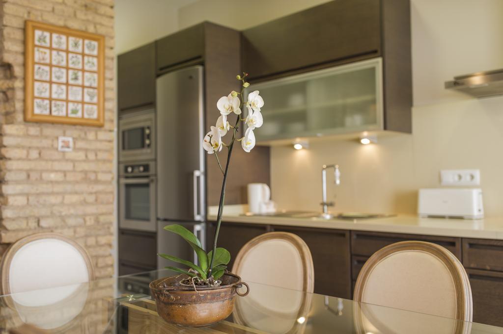 Sueca Apartment With Terrace Ruzafa Mid-Term バレンシア エクステリア 写真
